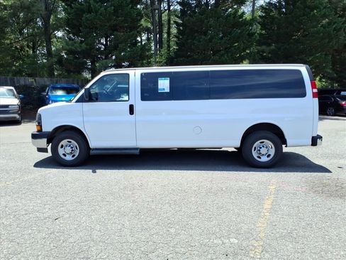 Certified 2023 Chevrolet Express 3500 LT w/ LT Preferred Equipment Group RWD image 37