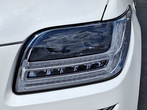 Used 2020 Lincoln Navigator Reserve w/ Equipment Group 208A Reserve image 9