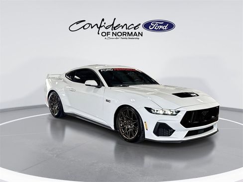 Used 2025 Ford Mustang GT Premium w/ GT Performance Package image 11