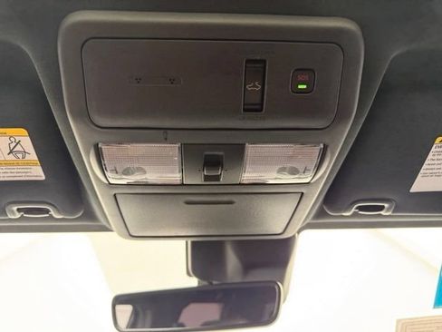 Used 2024 Nissan Frontier PRO-4X AWD/4WD image 41