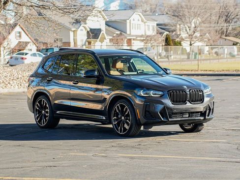 Used 2023 BMW X3 M40i image 3