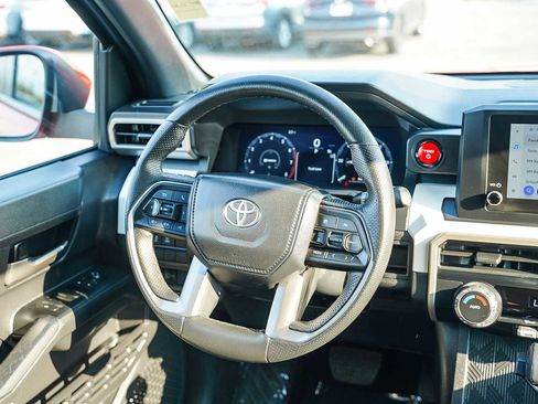 Used 2024 Toyota Tacoma TRD Off-Road image 15