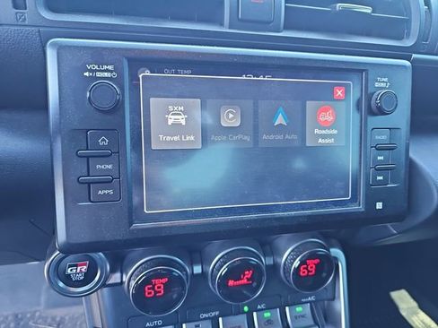 Used 2022 Toyota GR86 Premium image 18