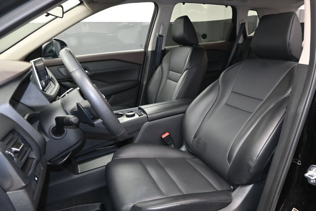Certified 2023 Nissan Rogue SV w/ SV Premium B Package AWD/4WD image 21