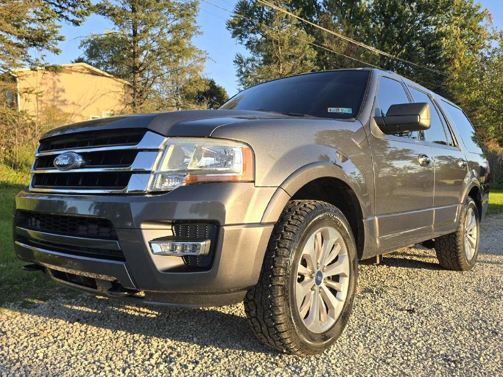 Used 2015 Ford Expedition XLT w/ Equipment Group 202A AWD/4WD image 6