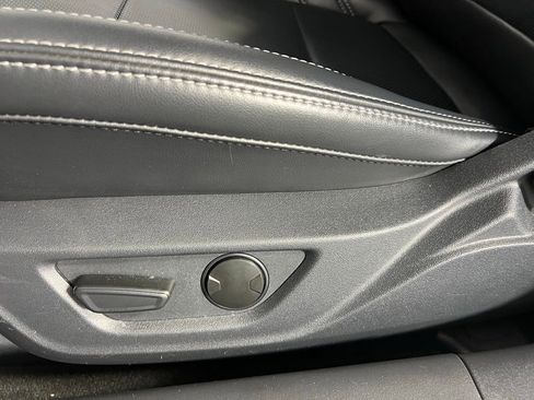 Used 2025 Ford Mustang Premium RWD image 23