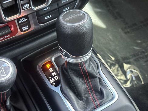 Used 2021 Jeep Gladiator Rubicon AWD/4WD image 15