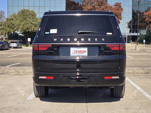 New 2025 Jeep Wagoneer L Series II image 5