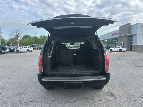 Used 2010 GMC Yukon Denali image 12