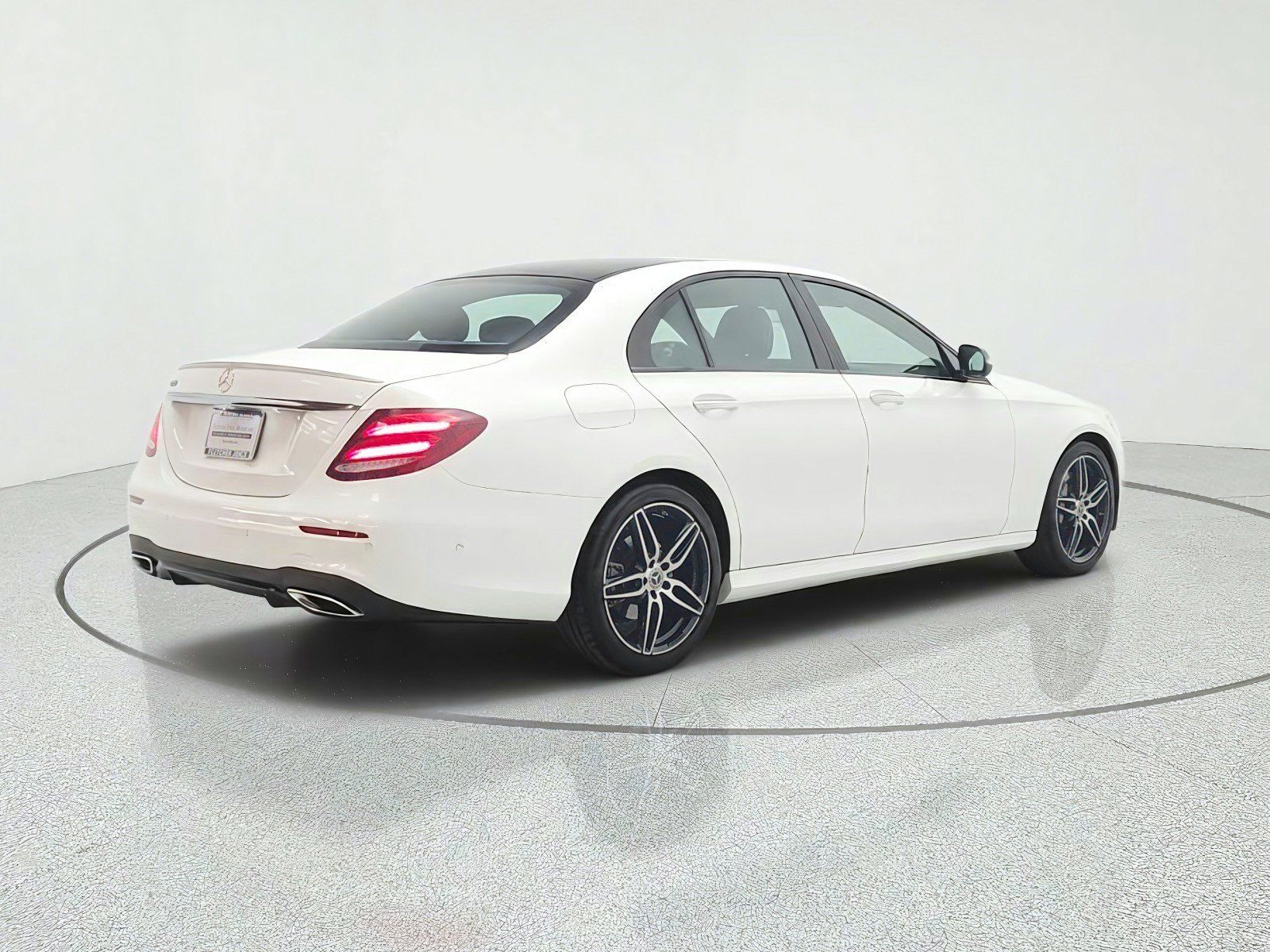 Used 2019 Mercedes-Benz E 300 image 5