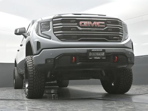 Used 2025 GMC Sierra 1500 AT4 w/ AT4 Premium Package AWD/4WD image 19