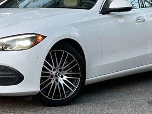 Used 2023 Mercedes-Benz C 300 4MATIC Sedan image 2