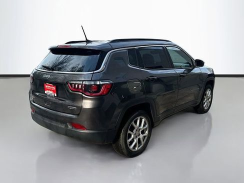 Used 2023 Jeep Compass Latitude image 6