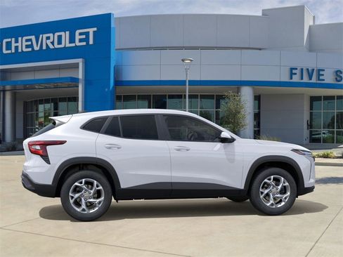 New 2026 Chevrolet Trax LS w/ LS Convenience Package image 5