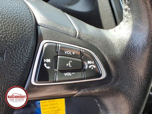 Used 2018 Ford Focus SEL w/ Cold Weather Package FWD image 21