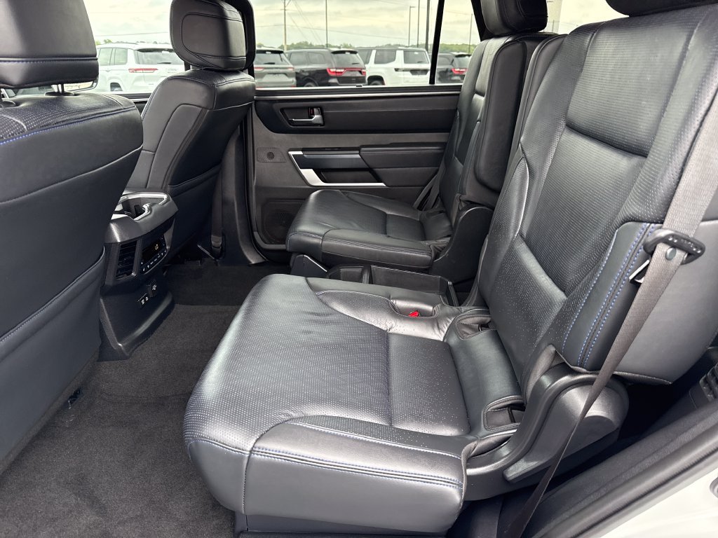 Used 2025 Toyota Sequoia Platinum AWD/4WD image 25