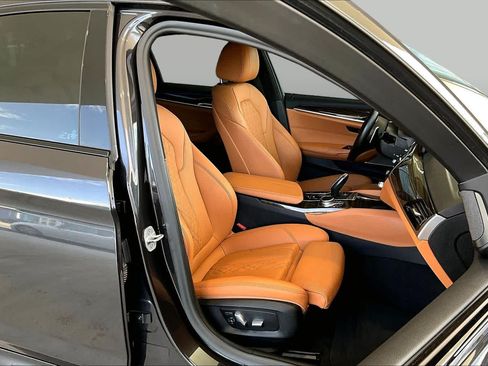 Used 2021 BMW 530i w/ M Sport Package RWD image 8