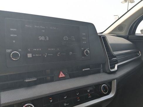 Used 2025 Kia Sportage LX FWD image 23