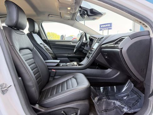 Used 2018 Ford Fusion SE w/ Equipment Group 602A FWD image 21