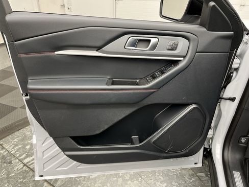 New 2026 Ford Explorer ST-Line w/ ST-Line Street Pack AWD/4WD image 9