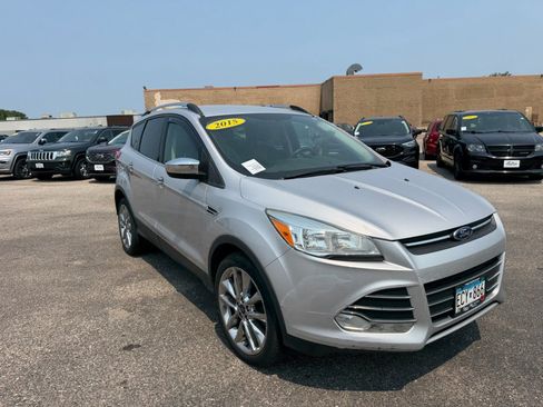 Used 2015 Ford Escape SE w/ SE Chrome Package FWD image 2