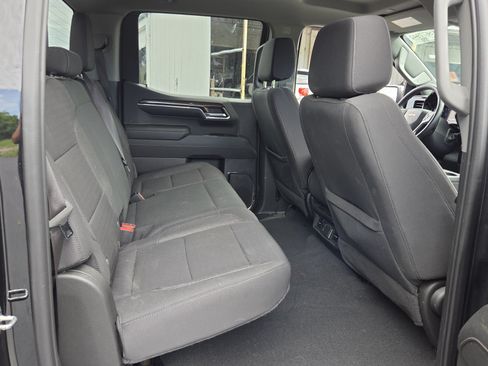 Certified 2024 Chevrolet Silverado 1500 LT AWD/4WD image 15