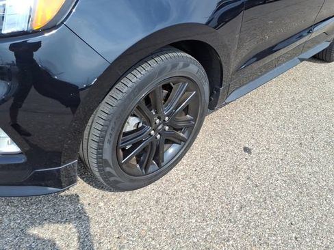 Certified 2024 Ford Edge ST-Line AWD/4WD image 4