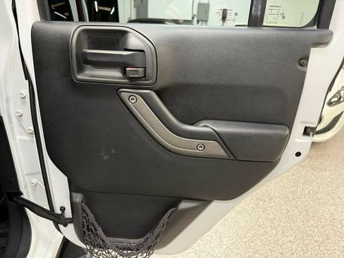 Used 2018 Jeep Wrangler Unlimited Sport S AWD/4WD image 26