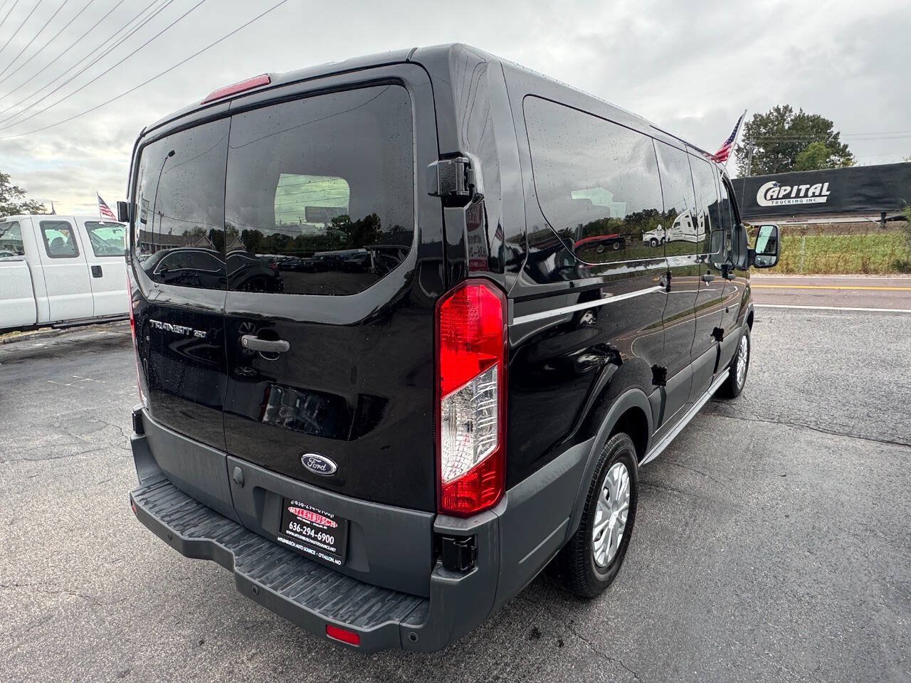 Used 2018 Ford Transit 150 XL RWD image 5