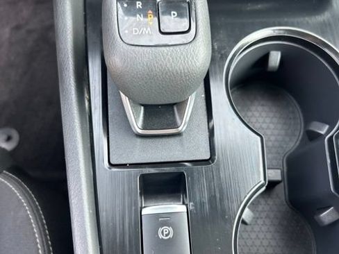 Used 2024 Nissan Rogue S AWD/4WD image 38
