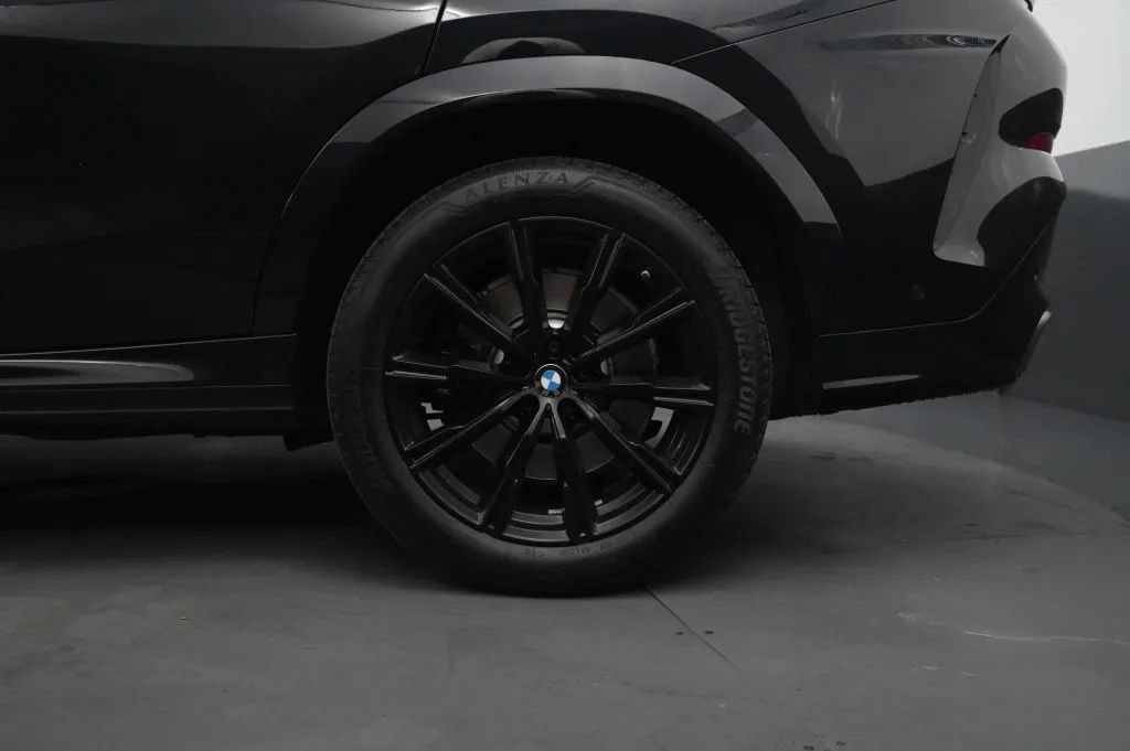 Used 2021 BMW X6 M50i AWD/4WD image 48