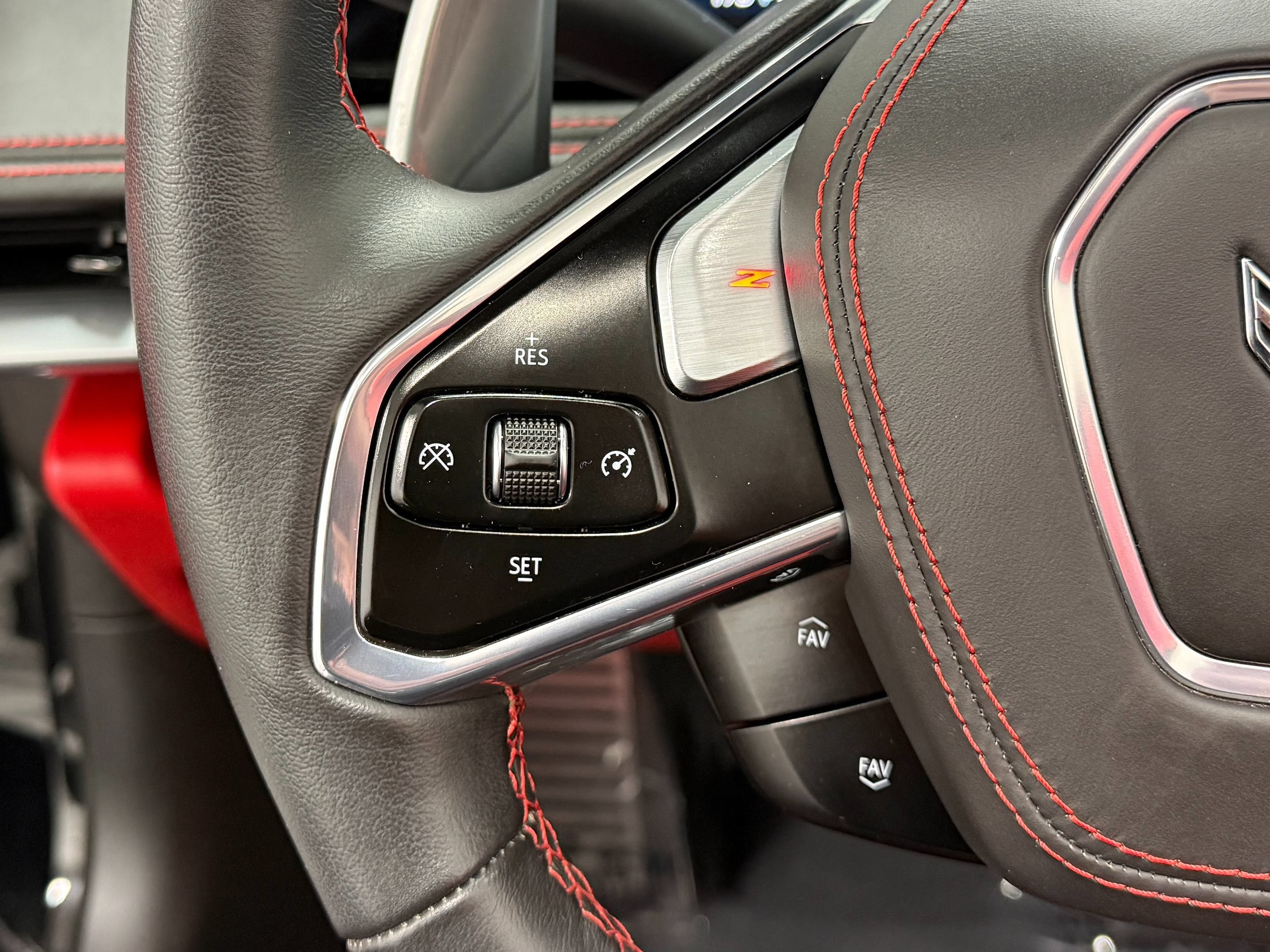 Used 2022 Chevrolet Corvette Stingray Premium Conv w/ Z51 Performance Package RWD image 21