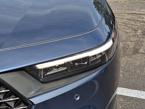 Used 2023 Honda Accord Touring image 10
