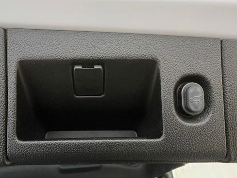 Used 2019 GMC Yukon SLT w/ Graphite Performance Edition AWD/4WD image 38