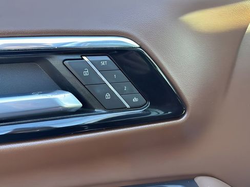 Used 2025 Chevrolet Tahoe High Country image 30