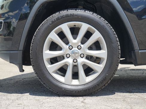 Used 2017 Jeep Grand Cherokee Limited AWD/4WD image 12