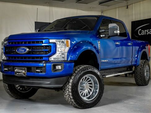 Used 2022 Ford F250 Lariat w/ Chrome Package image 4