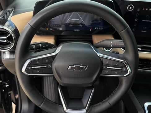 Used 2026 Chevrolet Equinox ACTIV AWD/4WD image 13