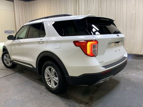 Used 2023 Ford Explorer XLT w/ Equipment Group 202A image 5