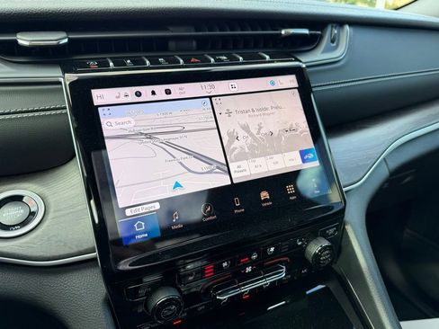 New 2025 Jeep Grand Cherokee L Limited w/ Luxury Tech Group II image 3