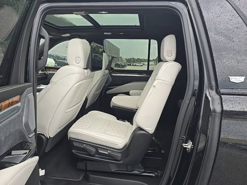 Used 2026 Cadillac Escalade ESV Platinum Sport w/ LPO, Floor Liner Package AWD/4WD image 18