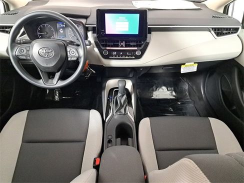 Used 2025 Toyota Corolla LE image 16