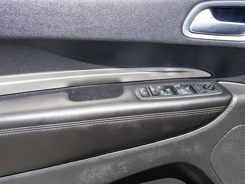 Used 2019 Dodge Durango SXT w/ 3rd Row Seating Group RWD image 24