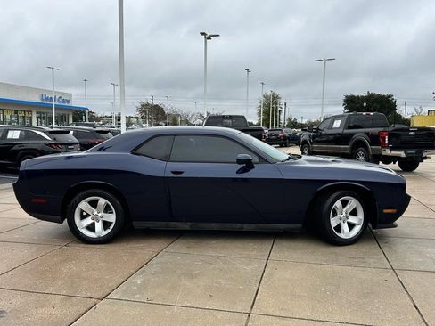 Used 2013 Dodge Challenger SXT image 5