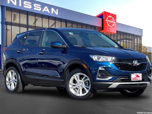 Used 2023 Buick Encore GX Preferred w/ Cold Weather Comfort Package AWD/4WD image 2
