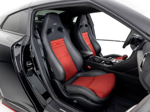 Used 2017 Nissan GT-R NISMO image 29