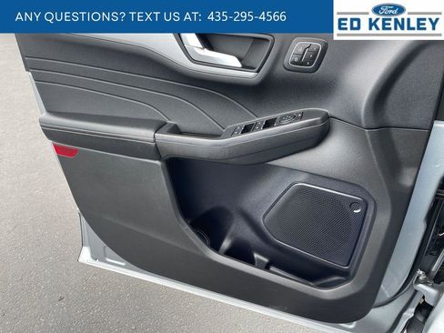 Used 2024 Ford Escape Platinum AWD/4WD image 25