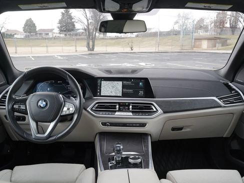 Used 2023 BMW X5 xDrive45e image 12