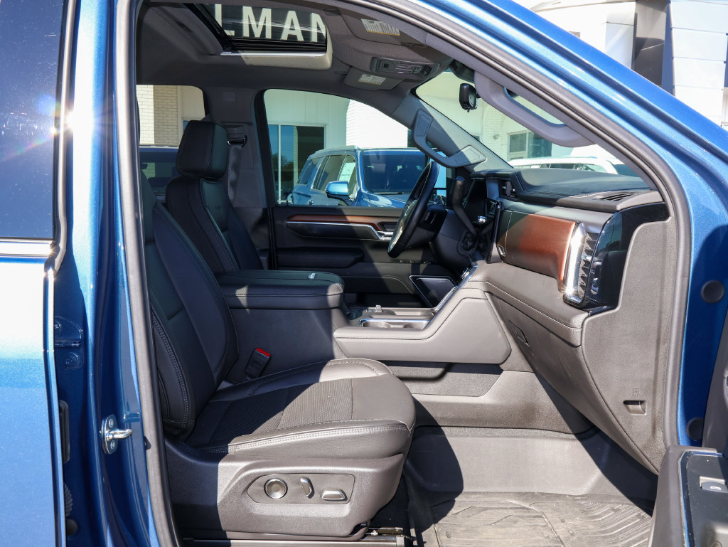 Used 2024 GMC Sierra 2500 Denali w/ Denali Reserve Package AWD/4WD image 35