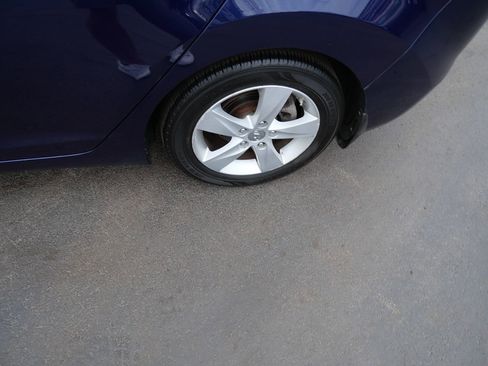 Used 2013 Hyundai Elantra GLS image 32